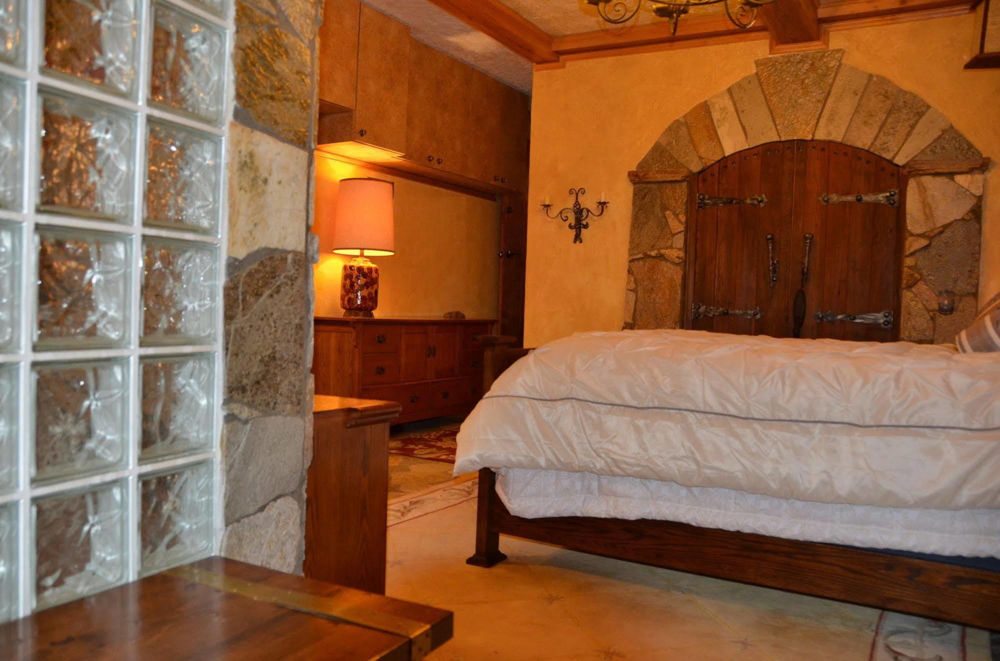 Where Eagles Fly Bed & Breakfast Elk Point Dış mekan fotoğraf