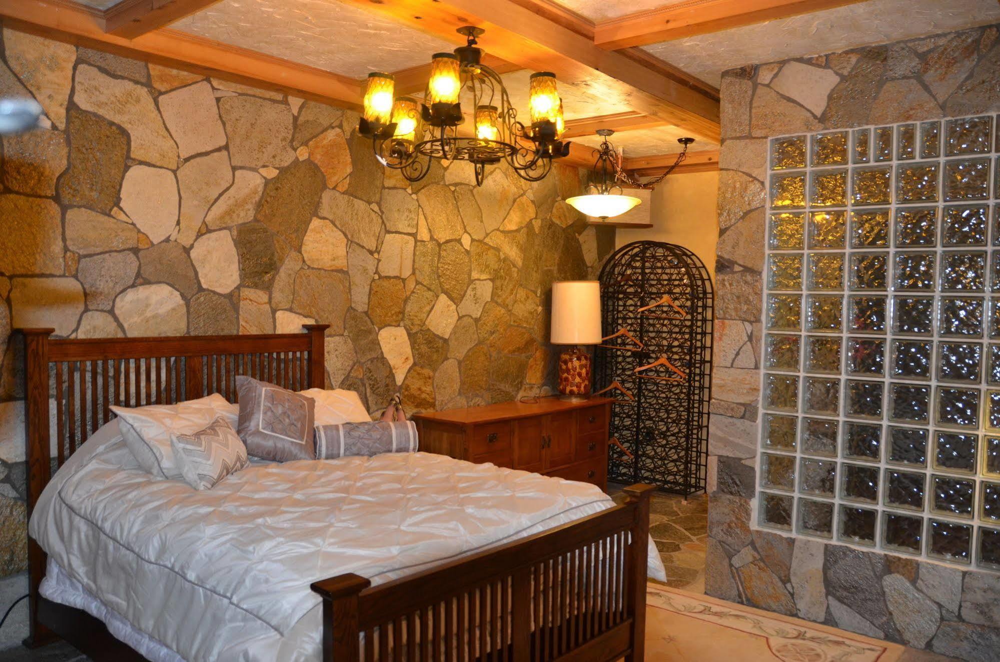 Where Eagles Fly Bed & Breakfast Elk Point Dış mekan fotoğraf